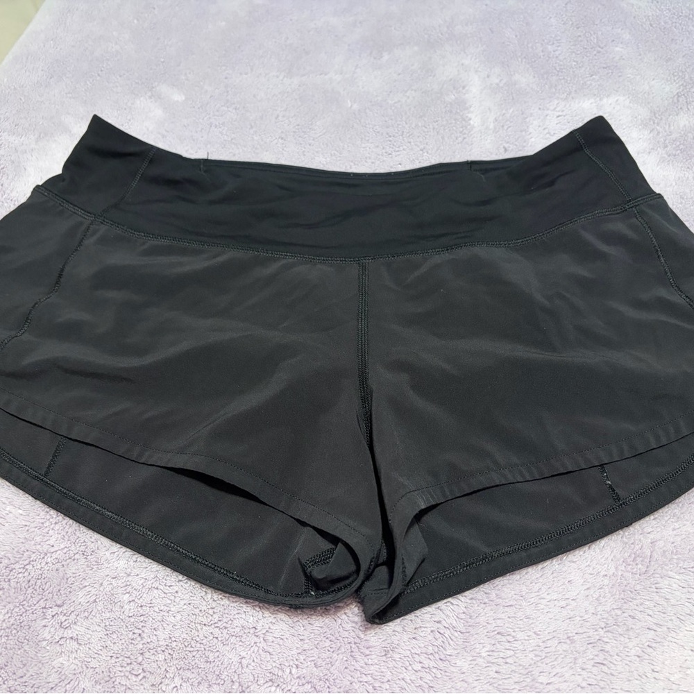 lululemon athletica Black speed up shorts 2.5